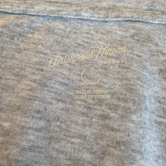 Universal Thread Gray Cropped V-Neck T-Shirt Women’s XL Soft Stretchy - Picture 5 of 6